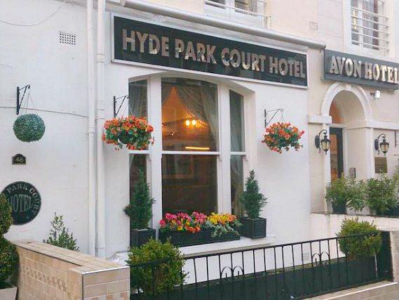 The outside of Hyde Park Court Hotel