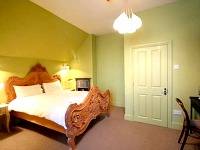 The rooms at The William IV have recently been refurbished to a high standard offering you a boutique style room
