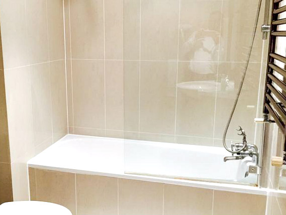 An example of a bathroom at Bluebells Hotel