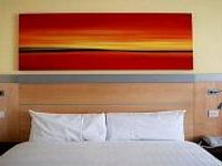 A Typical Double Room at Holiday Inn Newbury Park