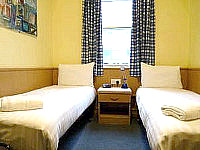 A typical family room at California Hotel London