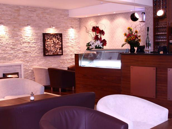 The reception area at King Solomon Hotel London