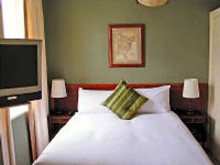 Paddington Court Rooms are smart and modern