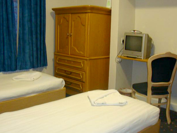 Relax in your room at Montana Hotel London