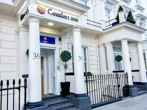 The exterior of Comfort Inn London - Westminster
