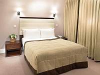 A Tyical Double Room at Raglan Hotel