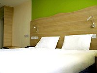 Spacious Double room at Queens Hotel London