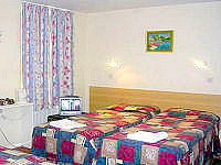 Triple Room at Romanos Hotel London