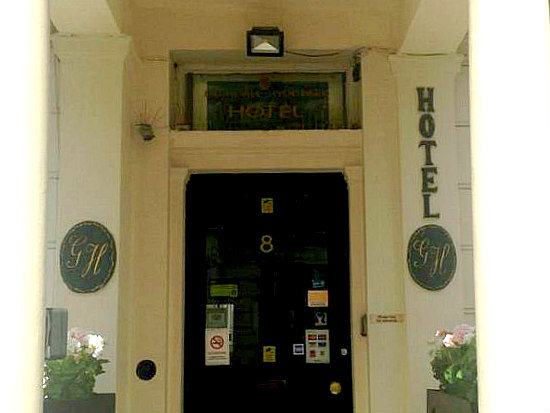 You'll be close to Queensway when you stay at Glendale Hyde Park Hotel