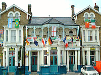 Bridge Park Hotel
