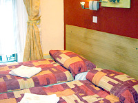A typical Twin room at the Sheriff Inn London