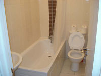 Most rooms have en-suite bathrooms with baths