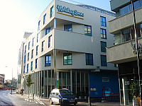Holiday_Inn_Camden_Lock_Hotel_Exterior.jpg