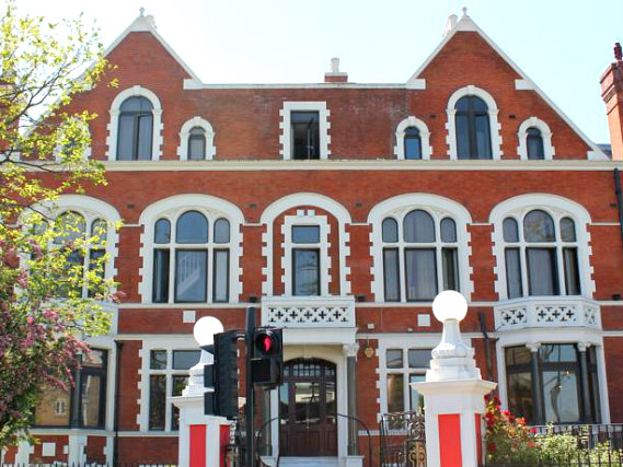 You'll be close to Oval Cricket Ground when you stay at Peckham Lodge