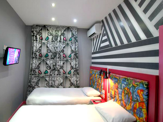 Relax in your room at Peckham Lodge