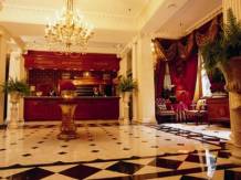The magnificent lobby at Chesterfield Hotel