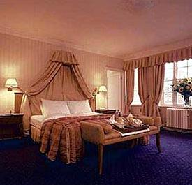 [Image: dolphin_square_hotel_room_2.jpg]