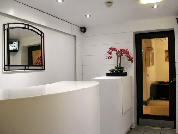 There is a 24-hour reception at Firs Lodge