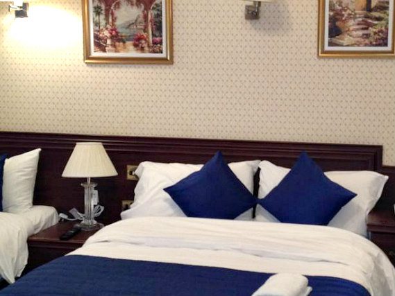 A room at Avon Hotel London