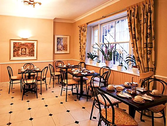 Start the day with a great full English breakfast which is complimentary