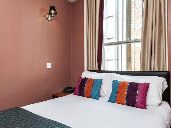 A room at Craven Hotel