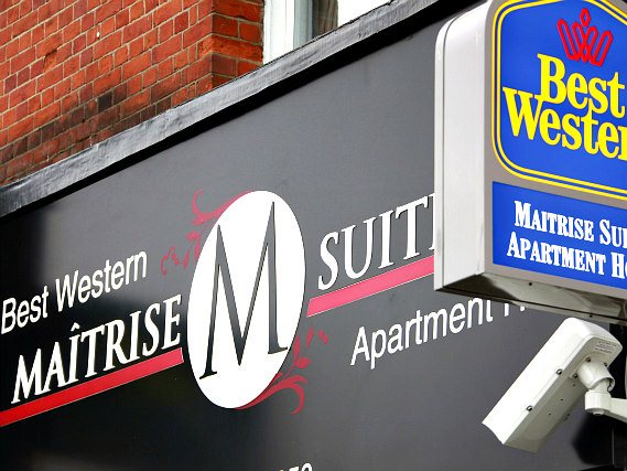 You'll be close to Kew Gardens when you stay at Best Western Maitrise Suites