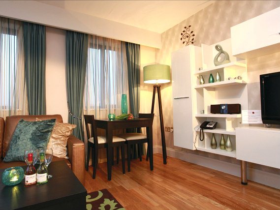 A room at Best Western Maitrise Suites