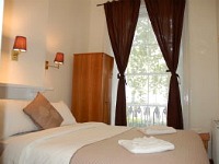 A typical double room with private bathroom at So London Paddington