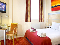 A typical double room at Comfort Inn Edgware Road