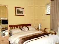 A typical room at Aberdeen Guest House London