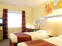 A twin room at Holiday Inn Express Southwark