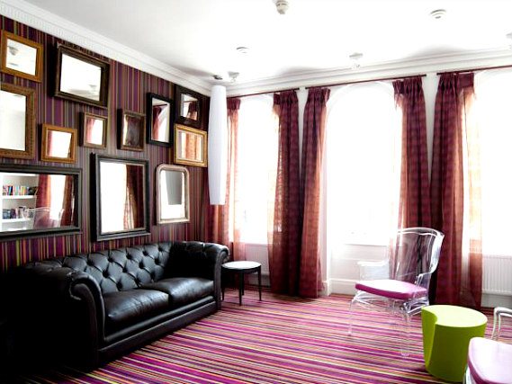 Enjoy your favourite sports on the big TV screen located in the lounge