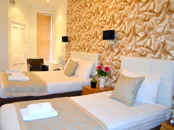 Comfortable Triple room at Lexham Gardens Hotel