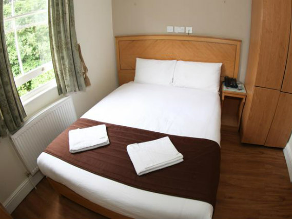 An example of a room at Kensington Suite Hotel