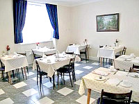 Get your day started with breakfast in the Breakfast room at Melbourne House HotelGet your day started with breakfast in the Breakfast room at Melbourne House Hotel