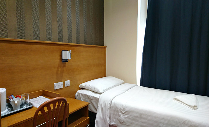 Single rooms at Mina House Hotel London provide privacy