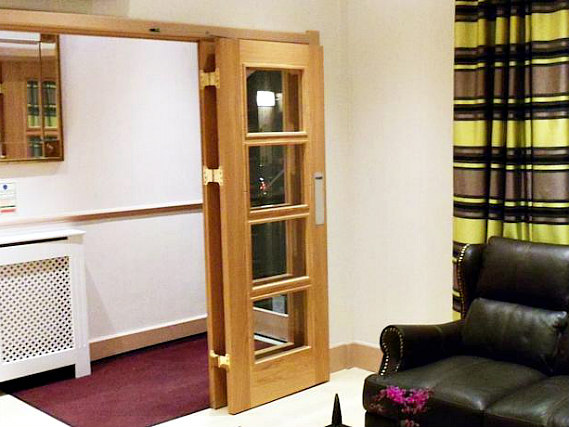 Relax in the lounge at Central Hotel London