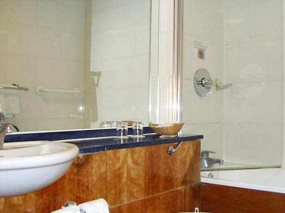 A typical bathroom at London Wembley International Hotel