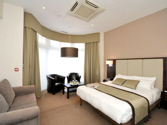 An example of a double at Raglan Hotel