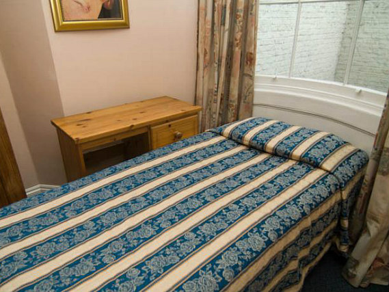 Normandie Hotel London has single rooms