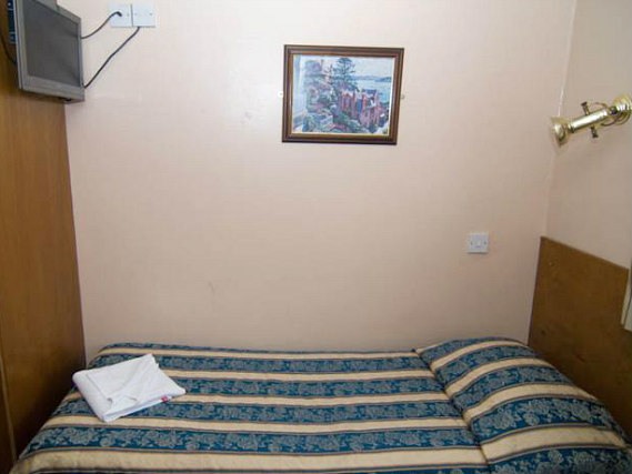 Normandie Hotel London has single rooms