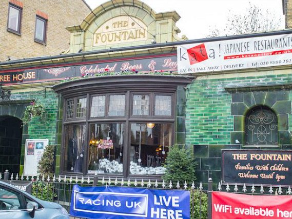 The exterior of Fountain Hotel London