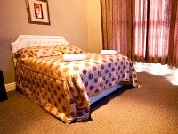 Spacious Double room at Newham Hotel