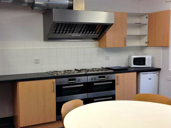 You can eat at Great Dover Street Apartment Rooms