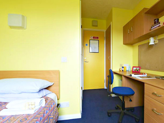 Relax in your room at Great Dover Street Apartment Rooms