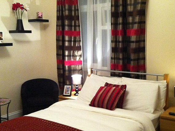 Royal London Hotel has single rooms