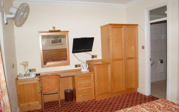 Room facilities at Viking Hotel London