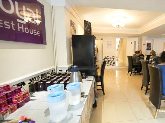 Royal Guest House has breakfast facilities