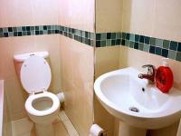 Bathroom at Abbotts Park Hotel