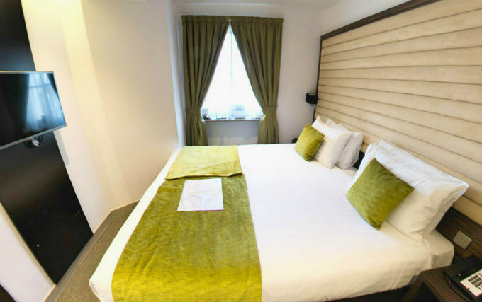 A comfortable double room at Maitrise Hotel London Maida Vale